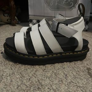 Doc marten white plateform sandals